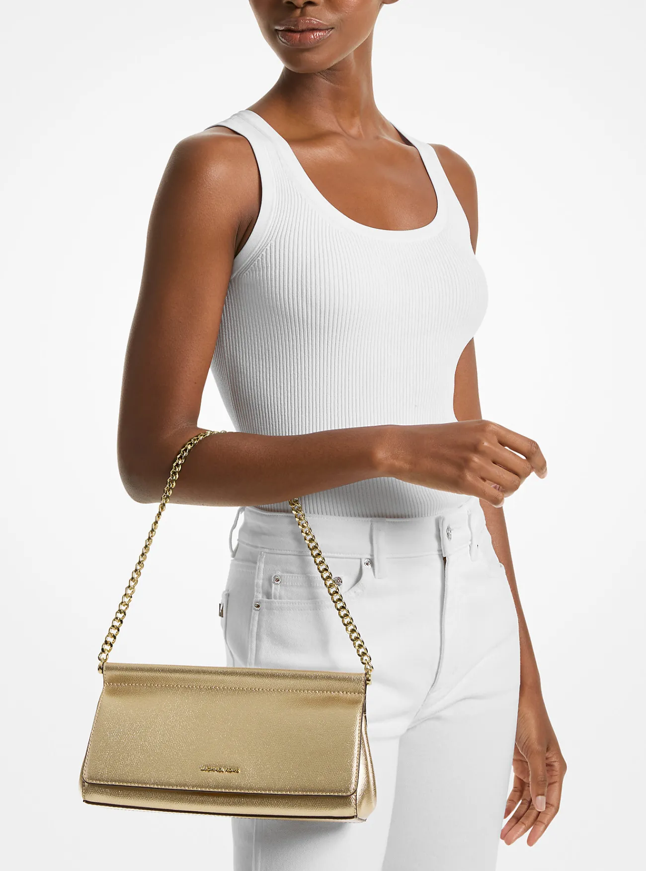 Michael Kors Enveloptas Carmine van metallic getrommeld leer, middelgroot LICHTGOUD New