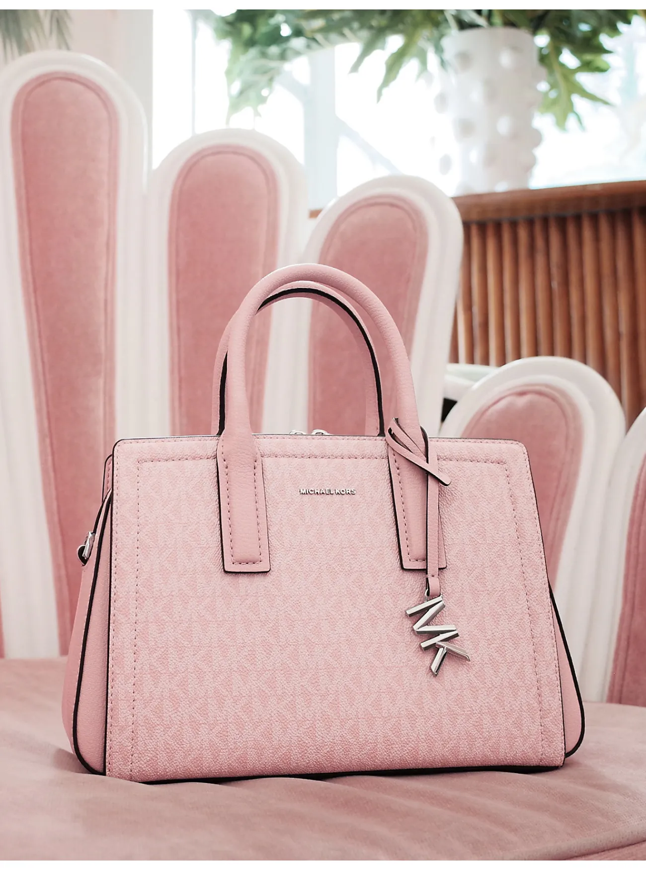 Michael Kors Tas Laila met kenmerkend logo, klein ZACHTROZE Fashion